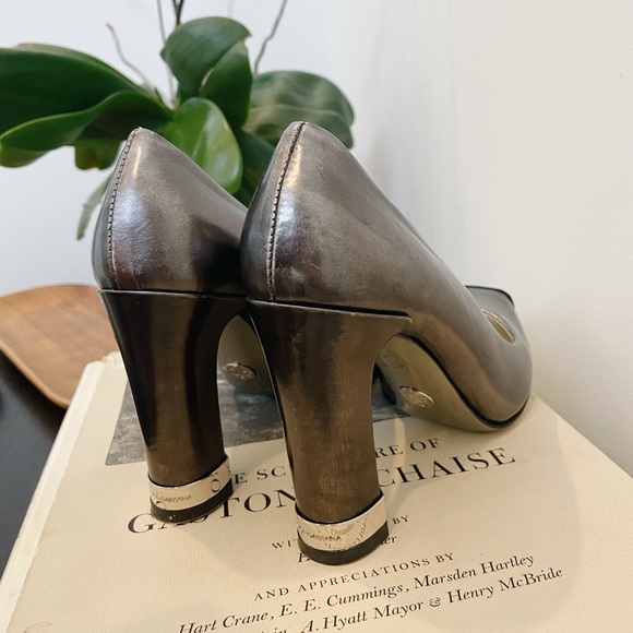 Dolce & Gabbana DeCollete Black Mirror Pumps - Picture 4 of 8